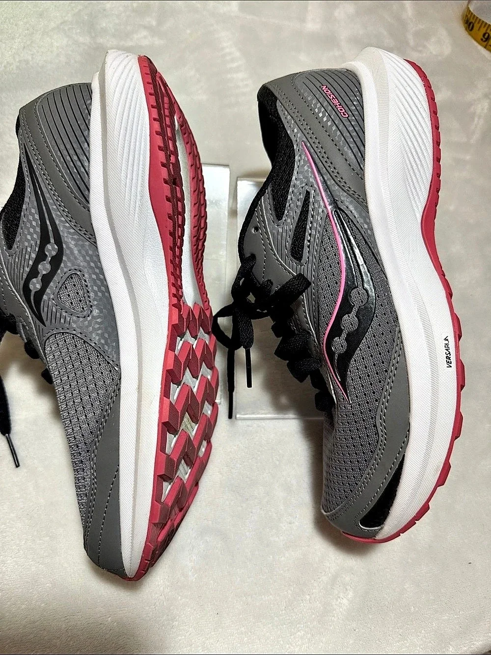 Saucony Cohesion 16 Women's Gray & Pink Athletic Shoes US 8 Like New